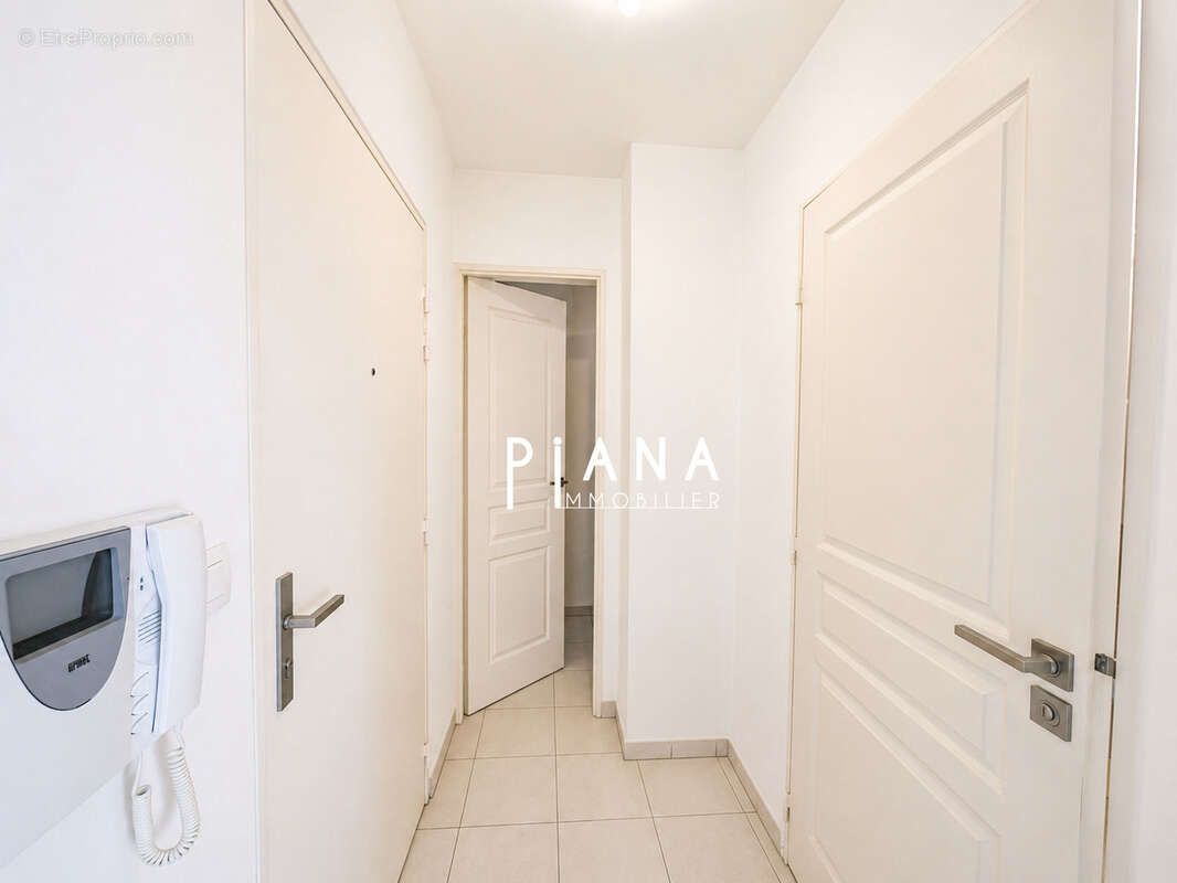 Appartement à MARSEILLE-1E