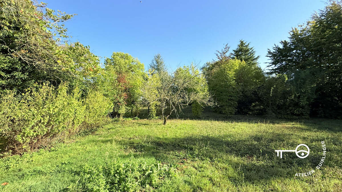 Terrain à OUZOUER-LE-MARCHE