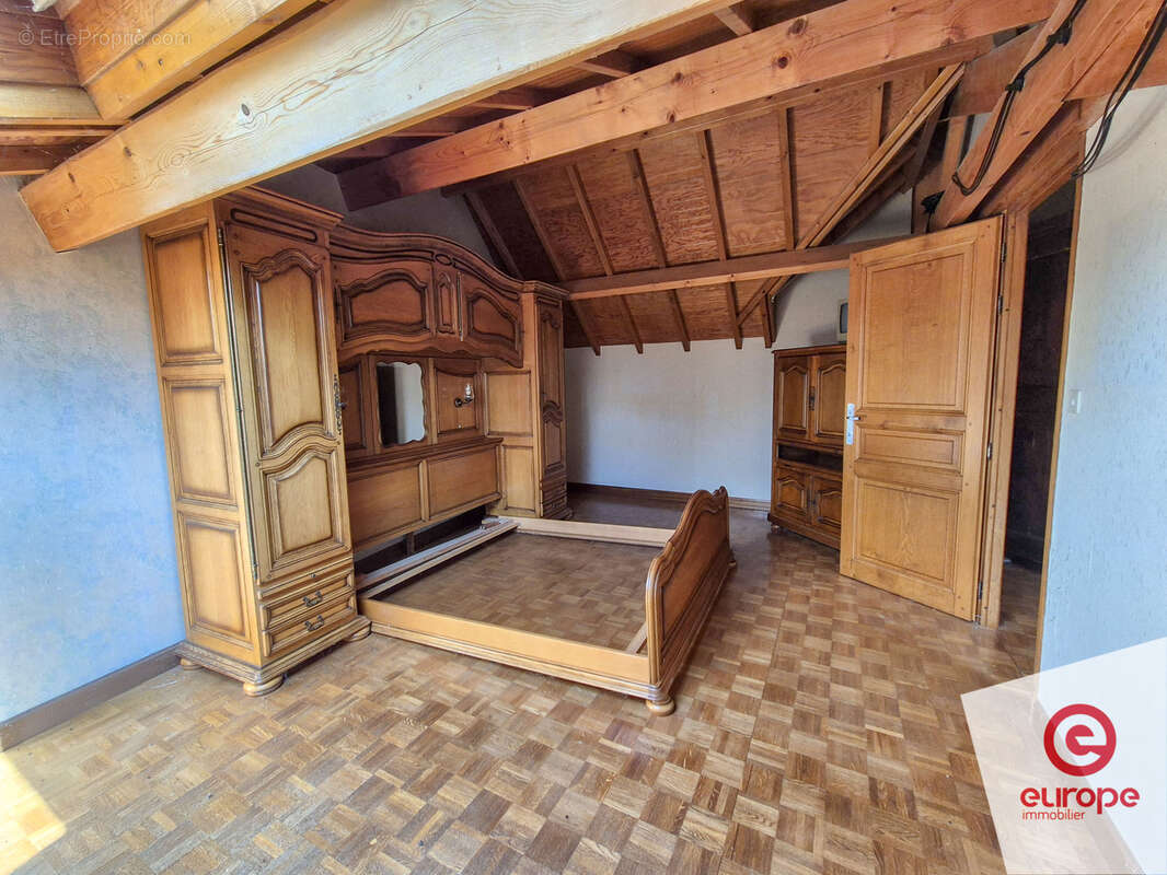 Ferme 10 pièces de 258m2 avec jardin et dépendances à Guillon-Terre-Plaine - photo 12