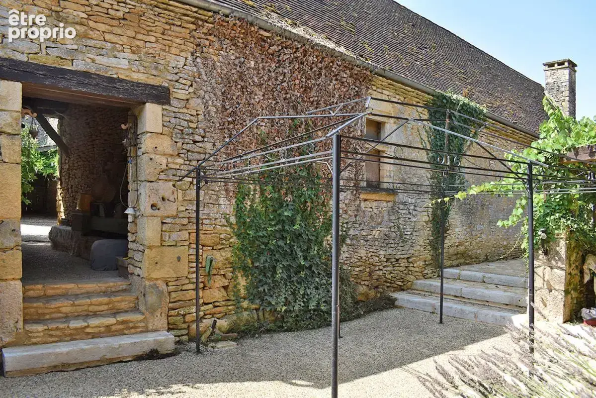 Propriété Saint Genies 10 pièce(s) 187 m2 - photo 13