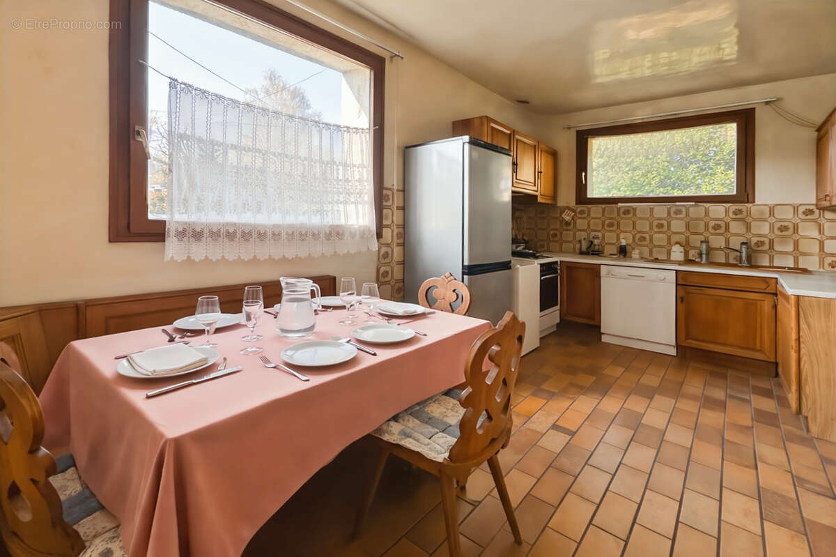 Maison à VERRIERES-LE-BUISSON