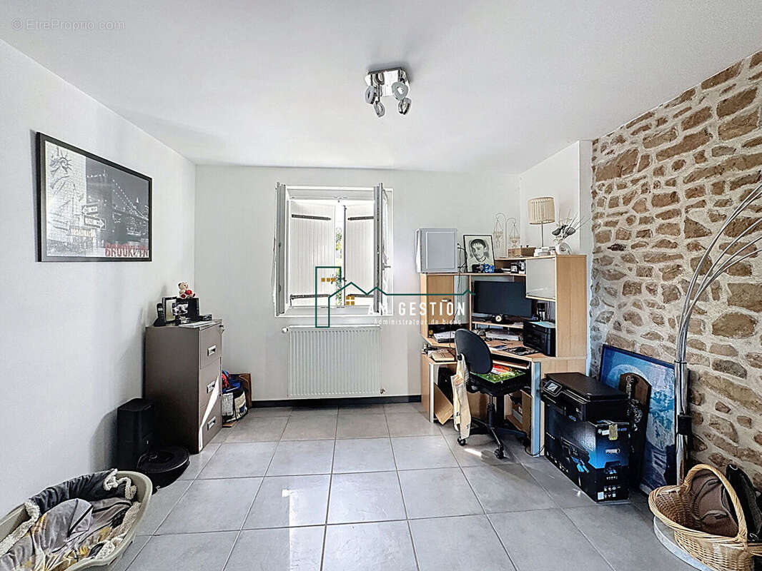 Maison à COMPREIGNAC