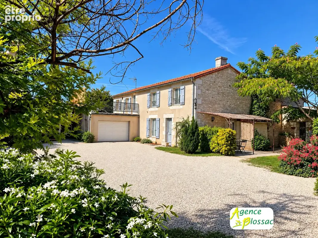 Propriete de caractere avec chambres d hotes et gite - photo 5