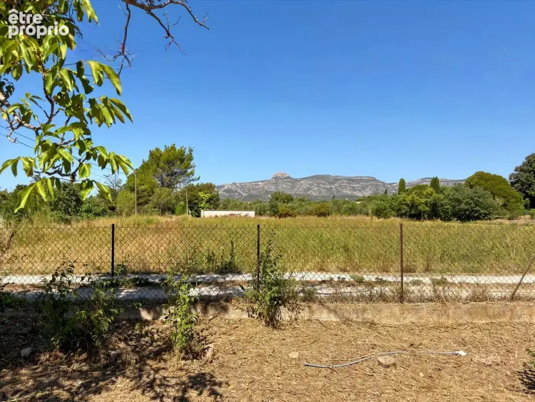 ** Gémenos - Terrain à bâtir 1000 m2 ** - photo 2