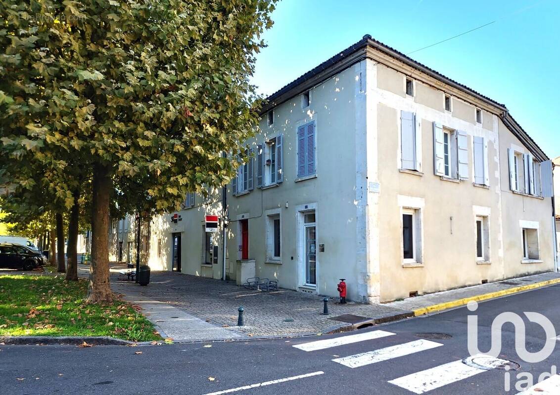 Photo 1 - Appartement à BARBEZIEUX-SAINT-HILAIRE
