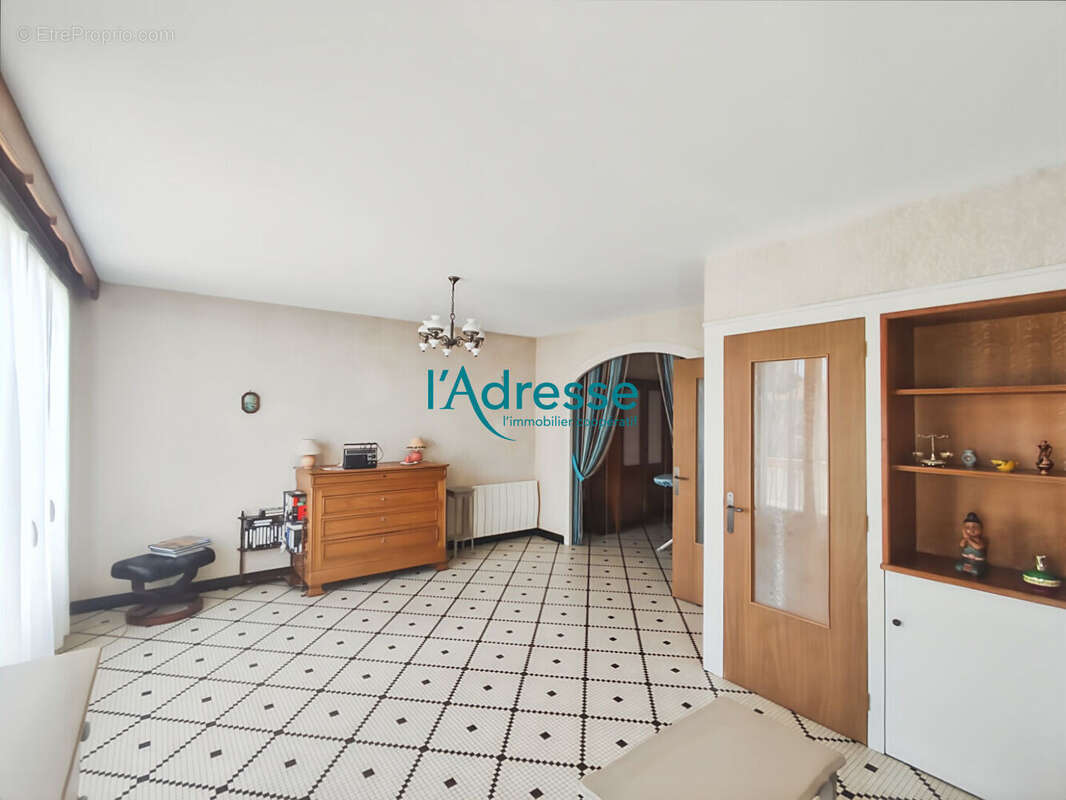Maison Saint Laurent Des Autels 4 pièce(s) 134 m2 - photo 5