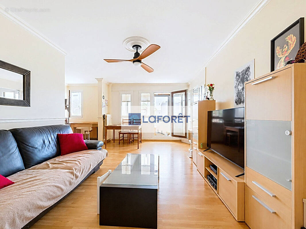 Appartement à SARTROUVILLE