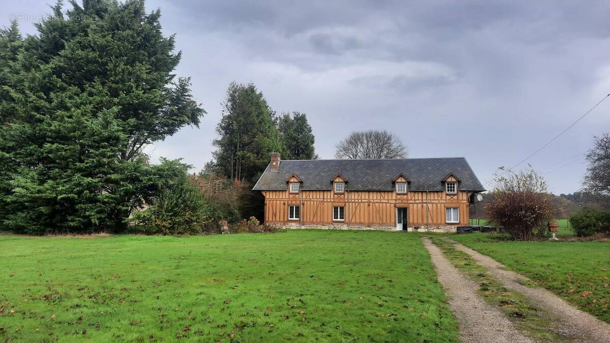 Maison à LA HAYE-DE-ROUTOT