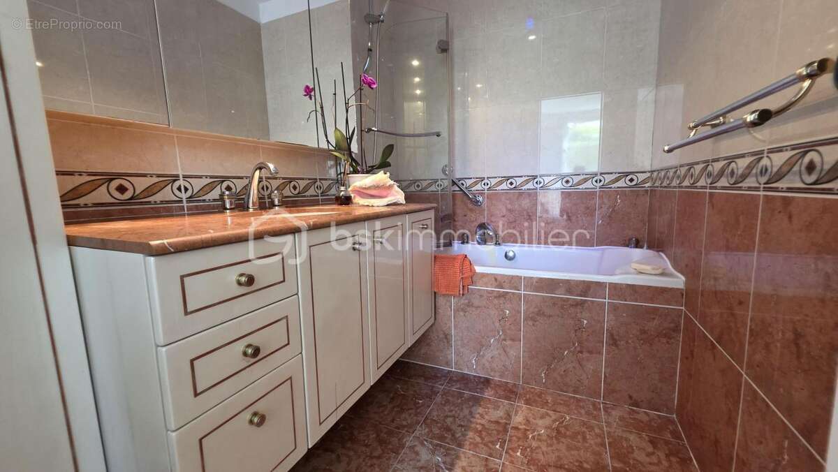 Maison plain-pied 115 m2 - 4 chambres - terrain 500 m2 - piscine - photo 10