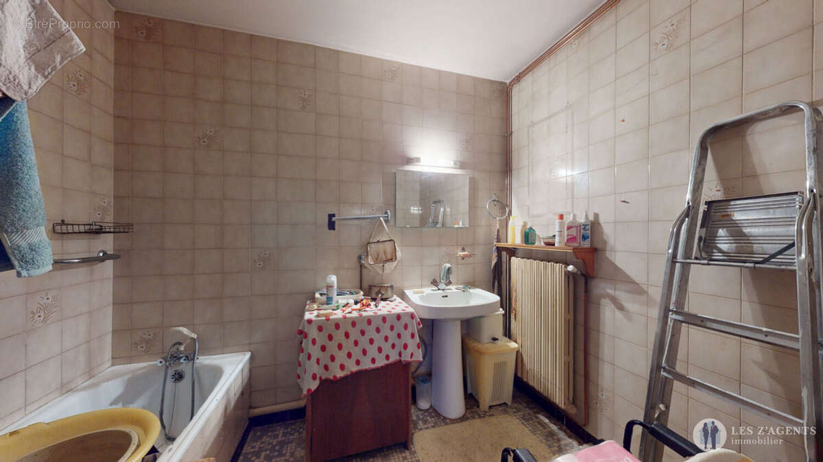 Appartement à SAINT-MARTIN-D'HERES