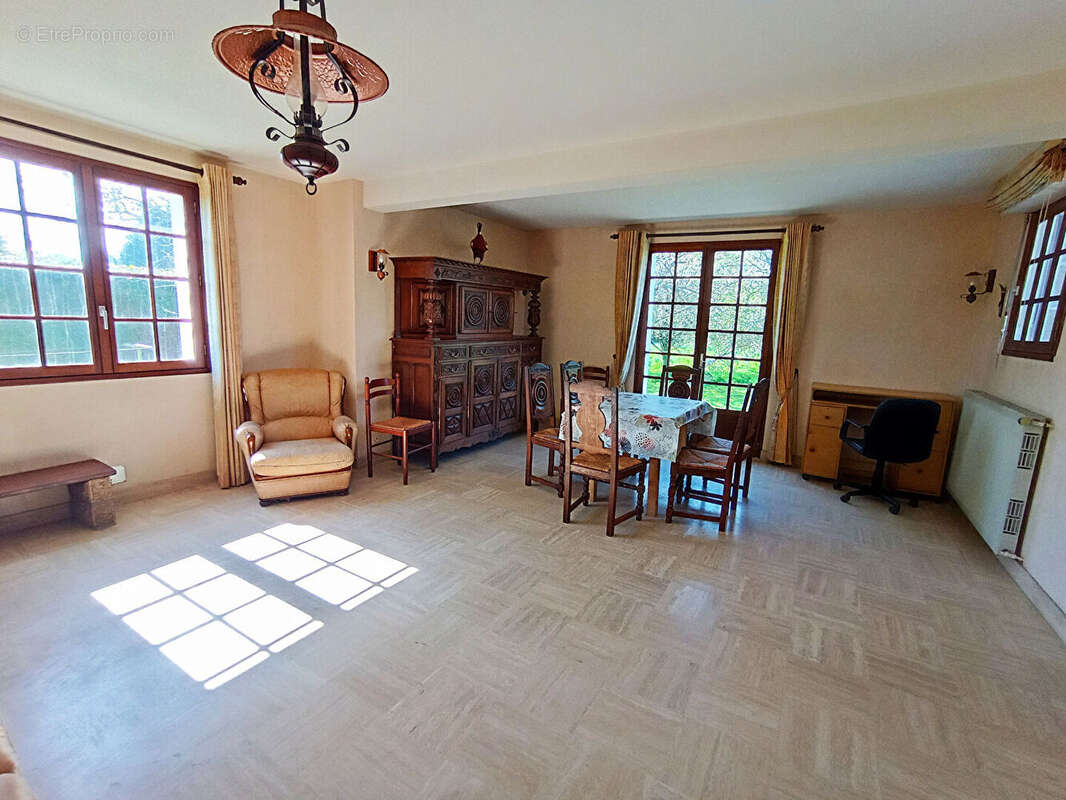 Maison à PLOUGOUMELEN