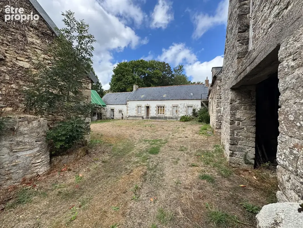 Rare ? Ensemble en pierre à rénover, cour fermée, terrain de 2500 m² - photo 15