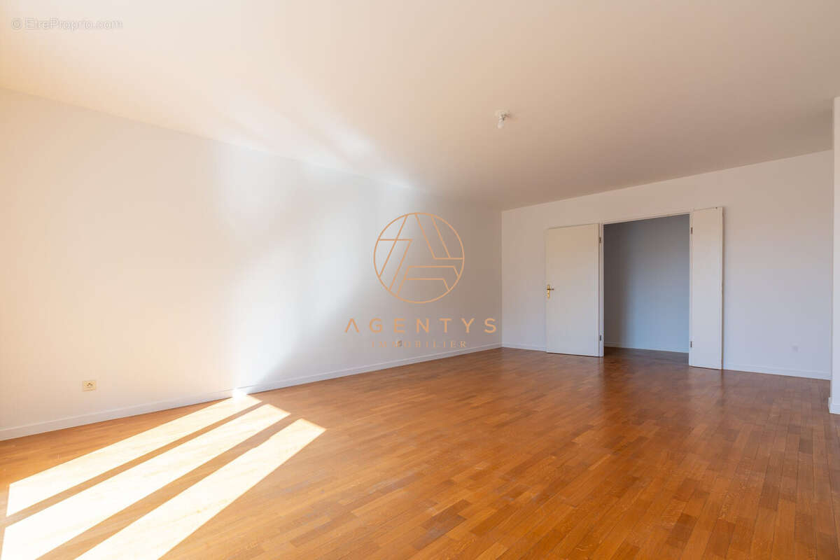 Appartement à LE PERREUX-SUR-MARNE