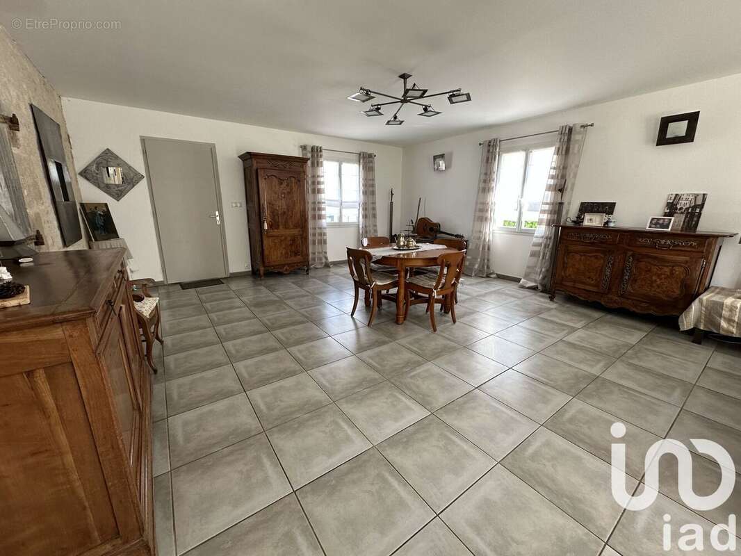 Photo 3 - Maison à LES MAGNILS-REIGNIERS