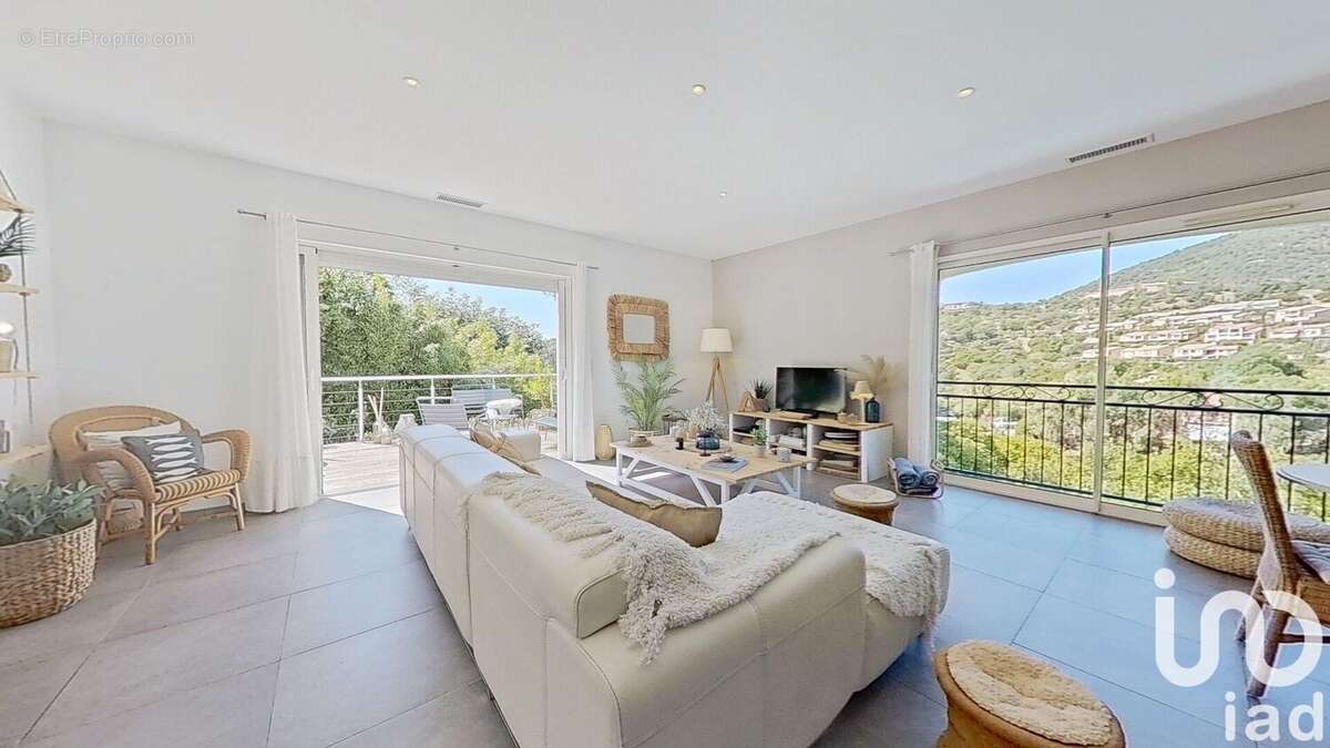 Photo 9 - Maison à LES ISSAMBRES