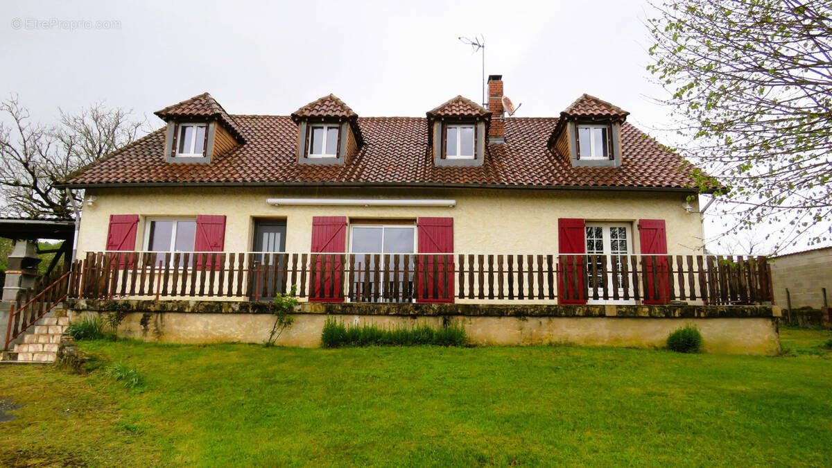 Maison à CUBJAC