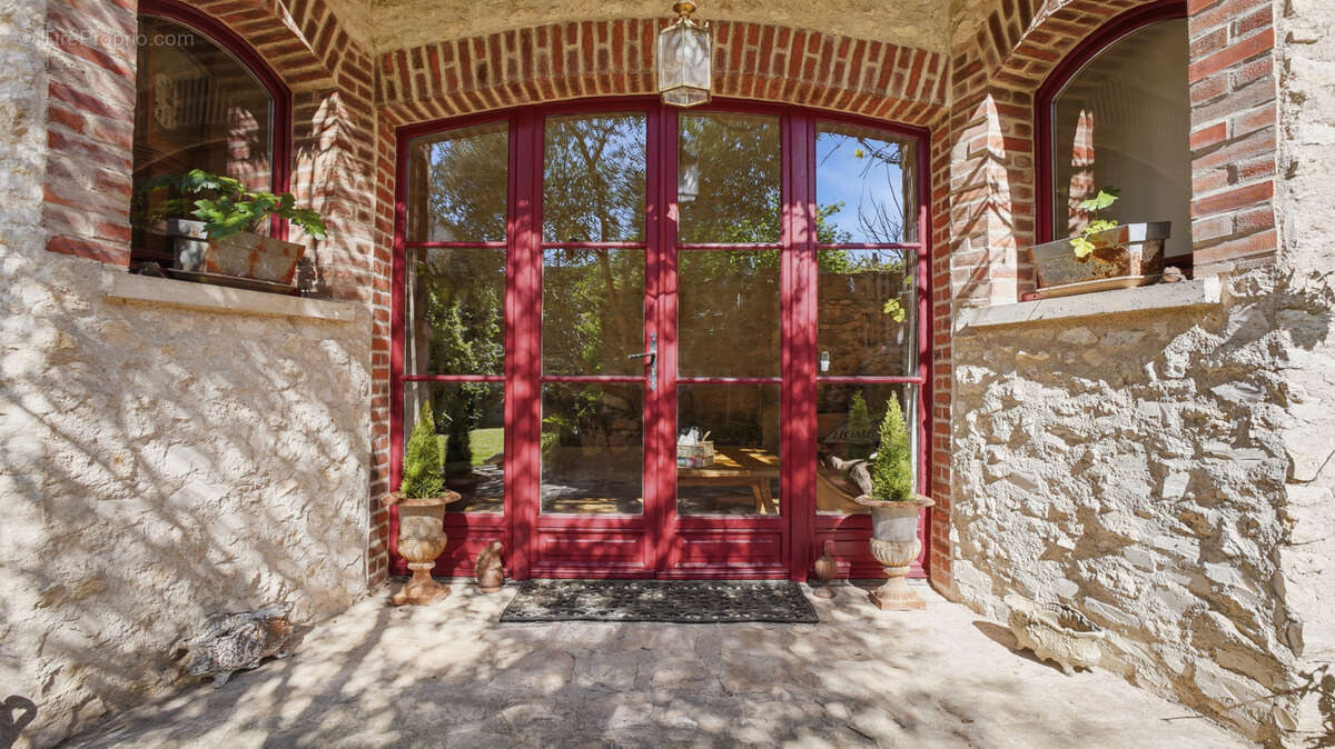 Maison à GREZ-SUR-LOING