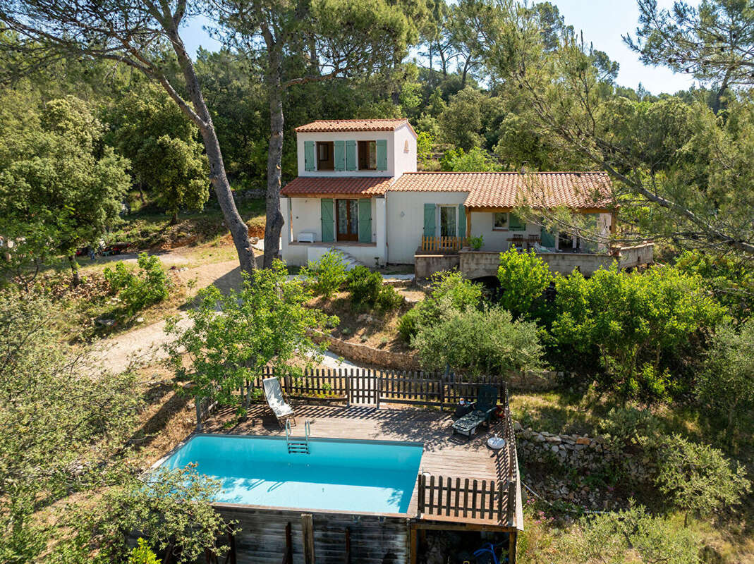 Maison à ENTRECASTEAUX