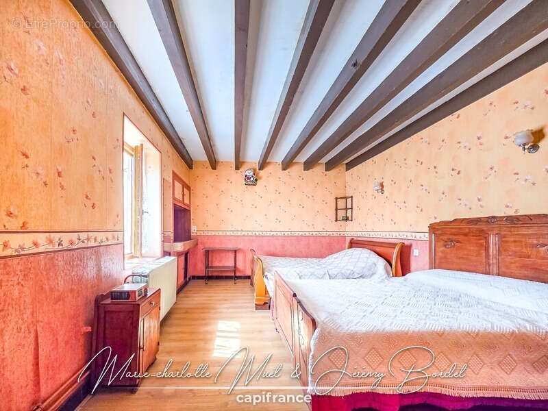 Longère avec double garage et dépendances - photo 28