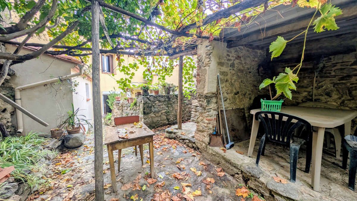 Maison à LAROQUE-DES-ALBERES