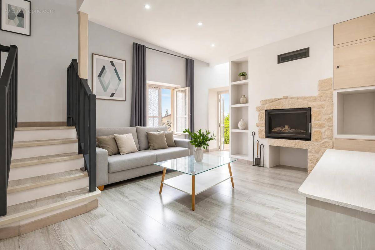 Appartement à BOUYON