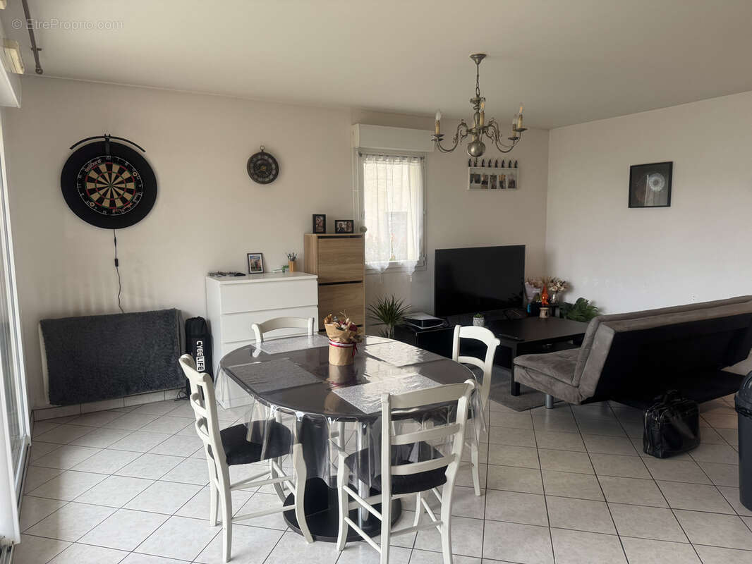 Appartement à JANZE