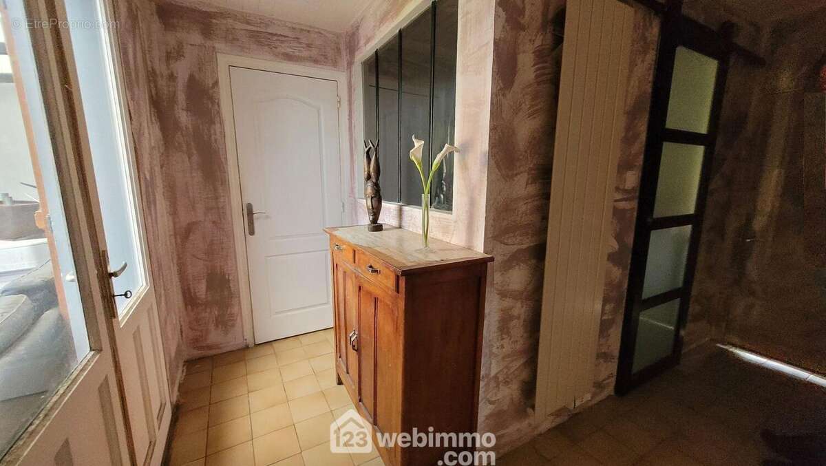 Un dégagement - Maison à LE BERNARD