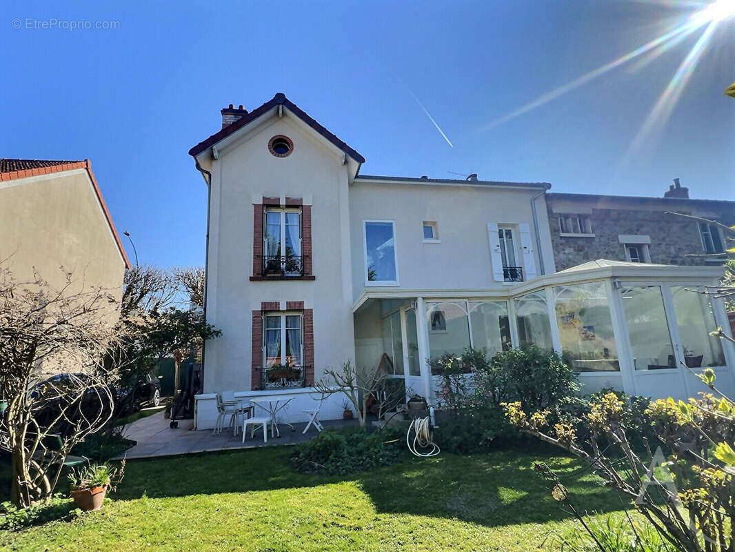 Maison à CHOISY-LE-ROI