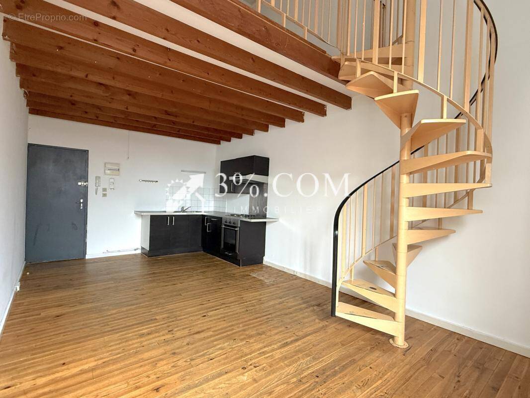 Appartement T1 Bis en duplex de 41 m2 - photo 1