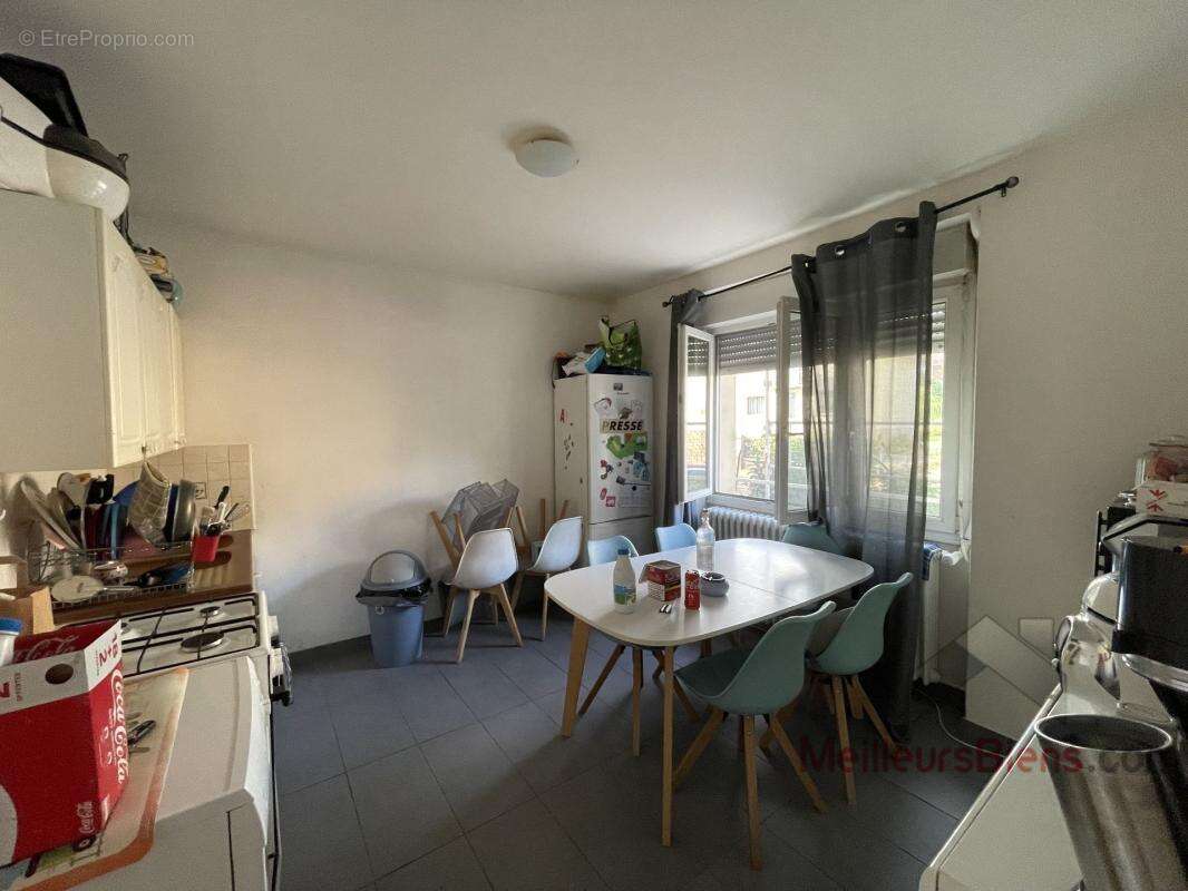 Appartement à MONTMOROT