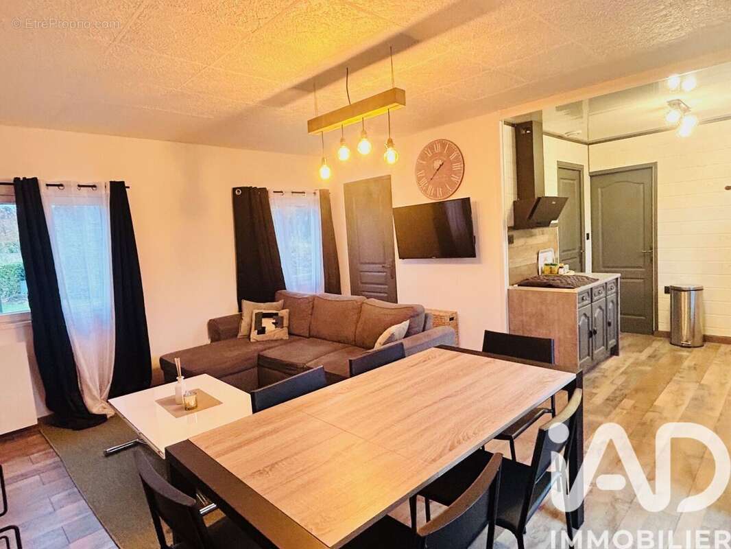 Photo 3 - Maison à NEUVILLE-FERRIERES