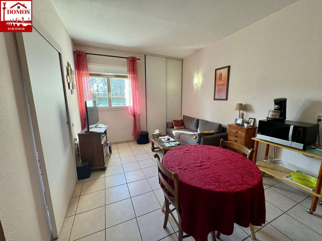 Appartement à PAREMPUYRE