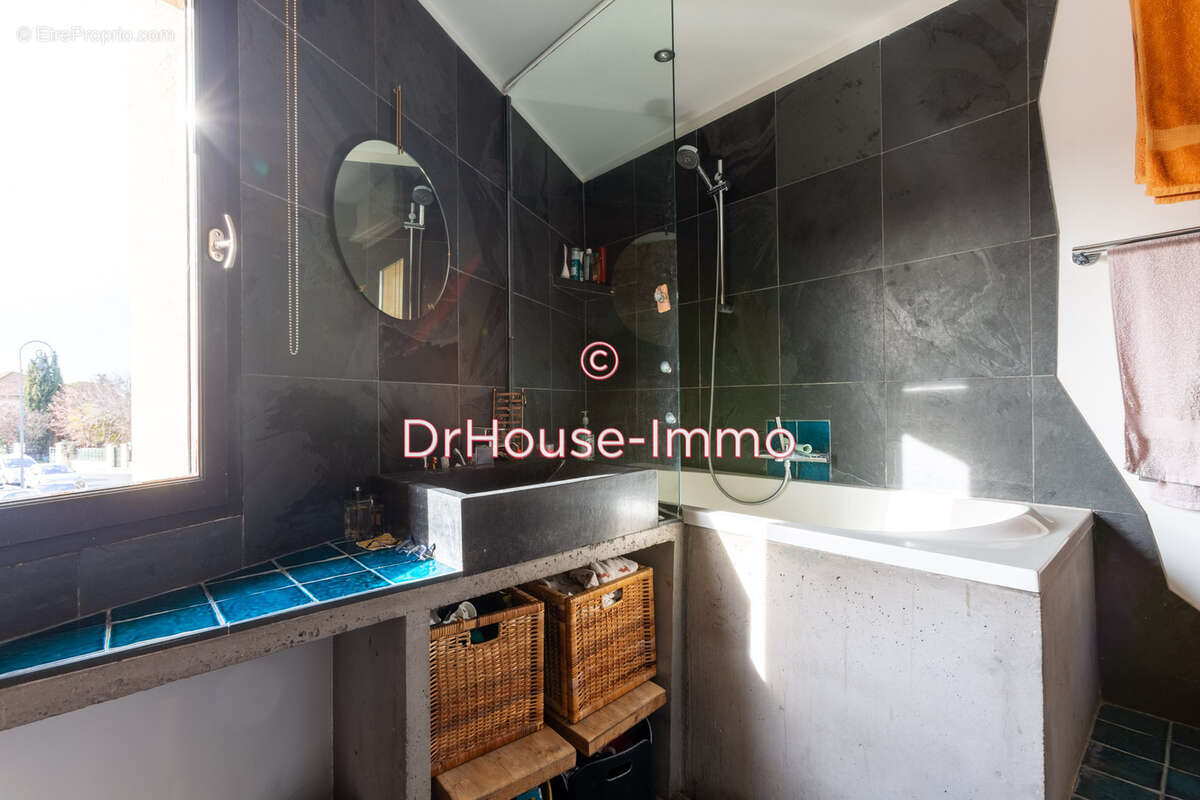 Maison à PEYROLLES-EN-PROVENCE