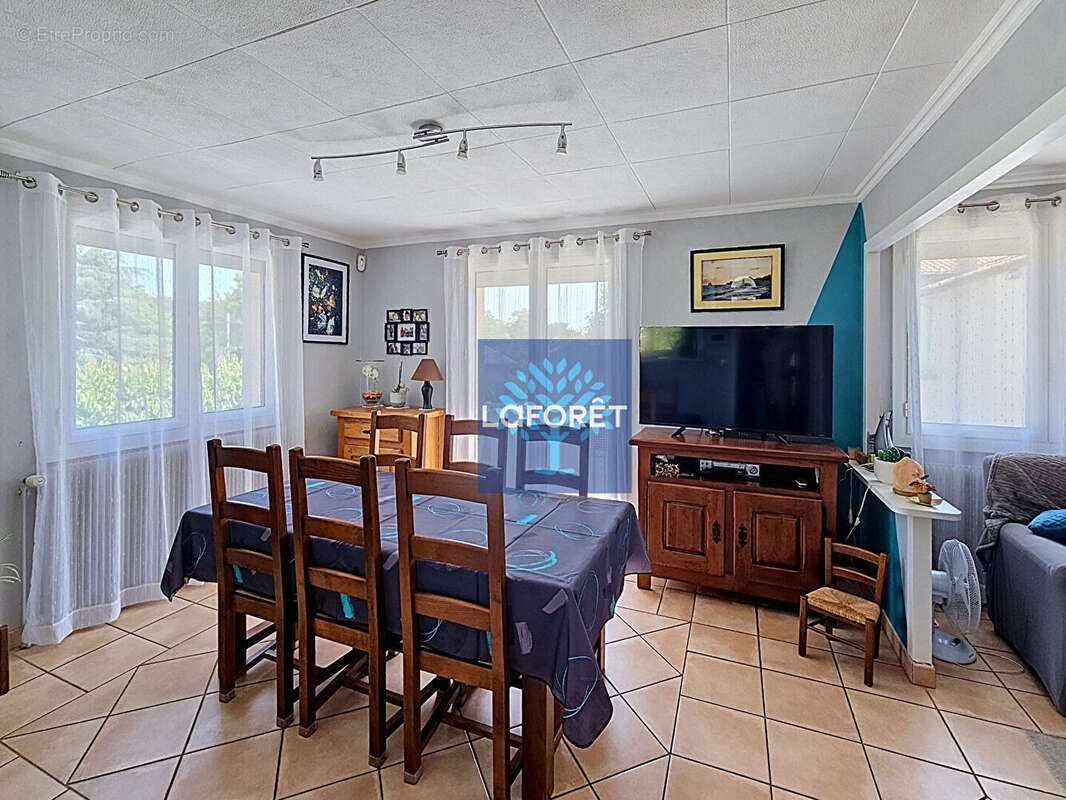 Maison 95m² avec piscine et jardin arboré - Brignais - photo 9