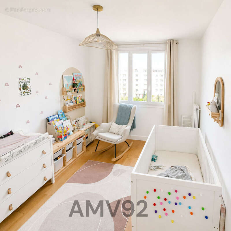 Appartement à LA GARENNE-COLOMBES