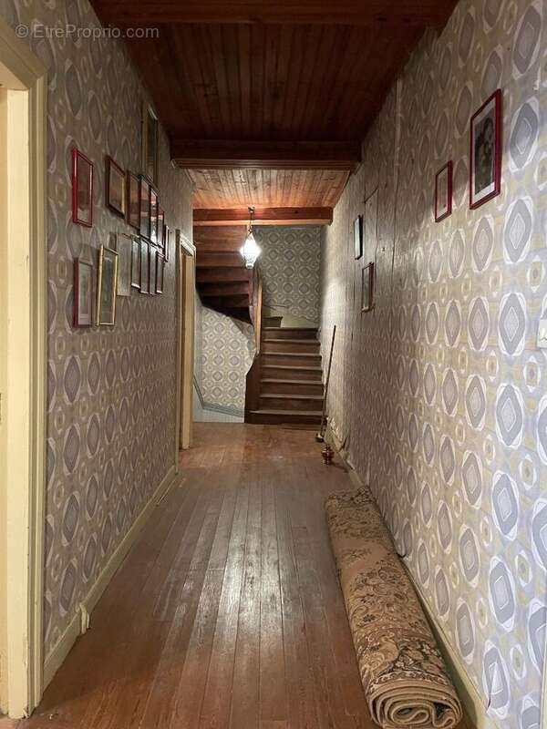 Couloir 1er - Maison à SAINT-AVIT-SENIEUR