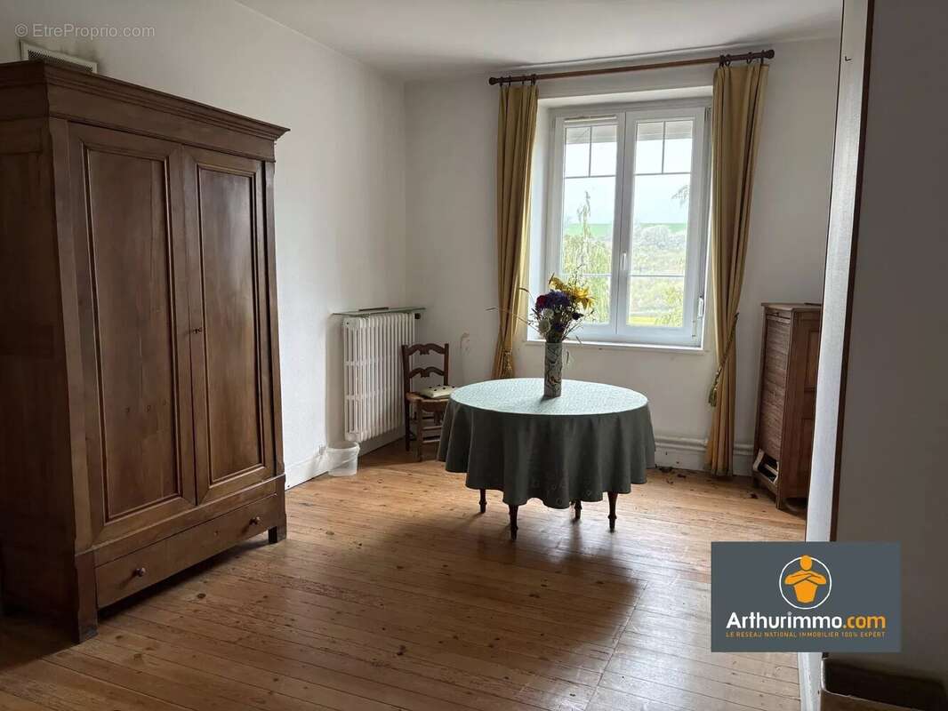 Maison à LONGUEVAL-BARBONVAL