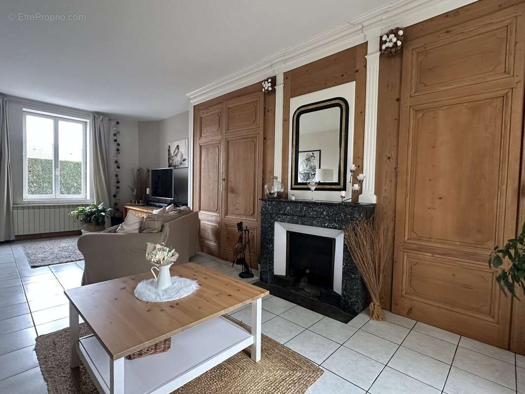 Maison à SAINT-ETIENNE-DES-OULLIERES