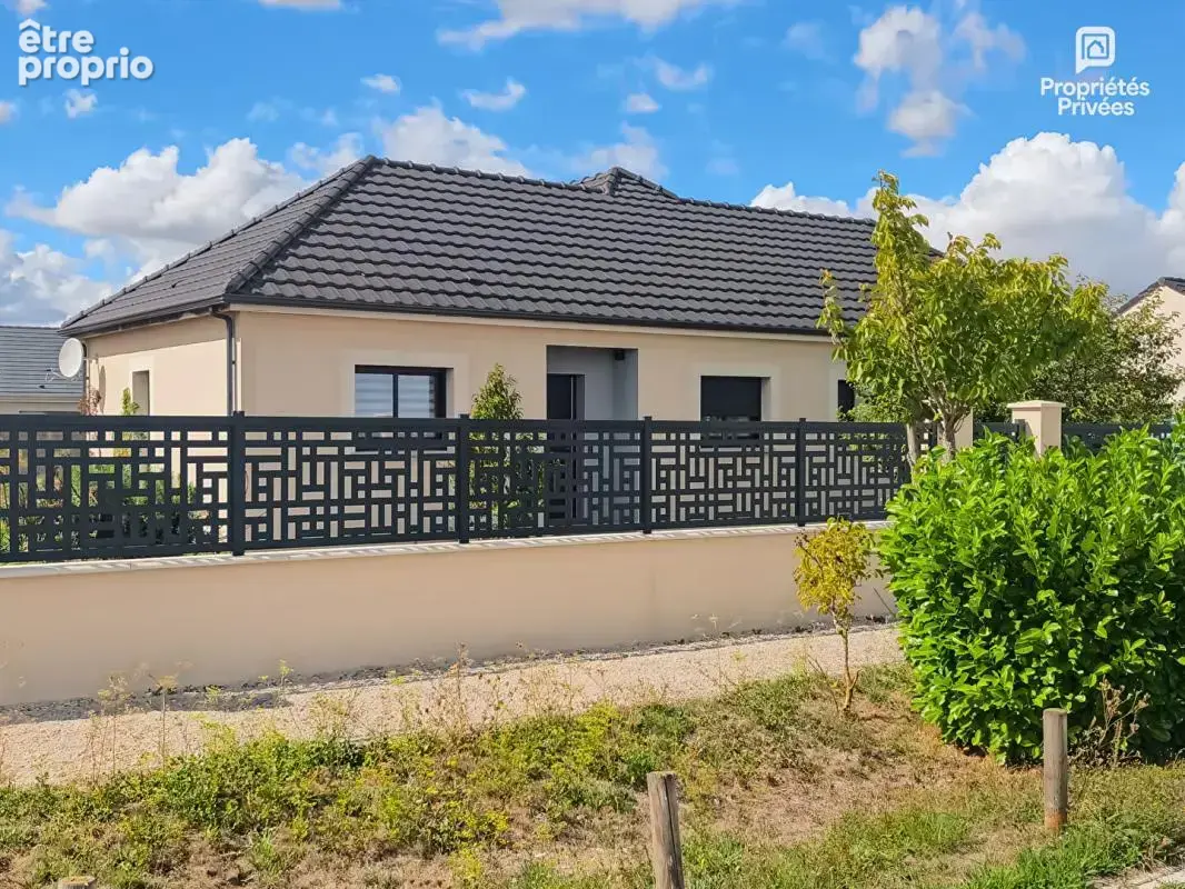 Maison plain pied Pars Les Romilly, trois chambres, bureau, garage, terrain - photo 2