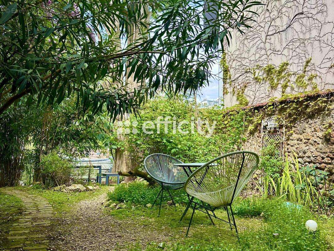 Maison à ISSY-LES-MOULINEAUX