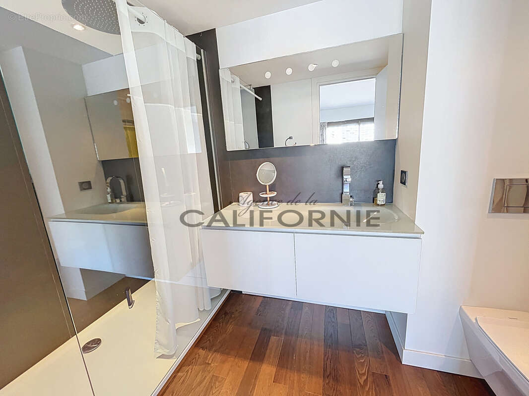 Appartement à MANDELIEU-LA-NAPOULE