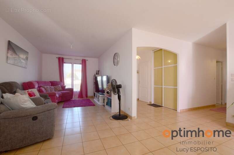 Maison à CHAMPAGNE-MOUTON