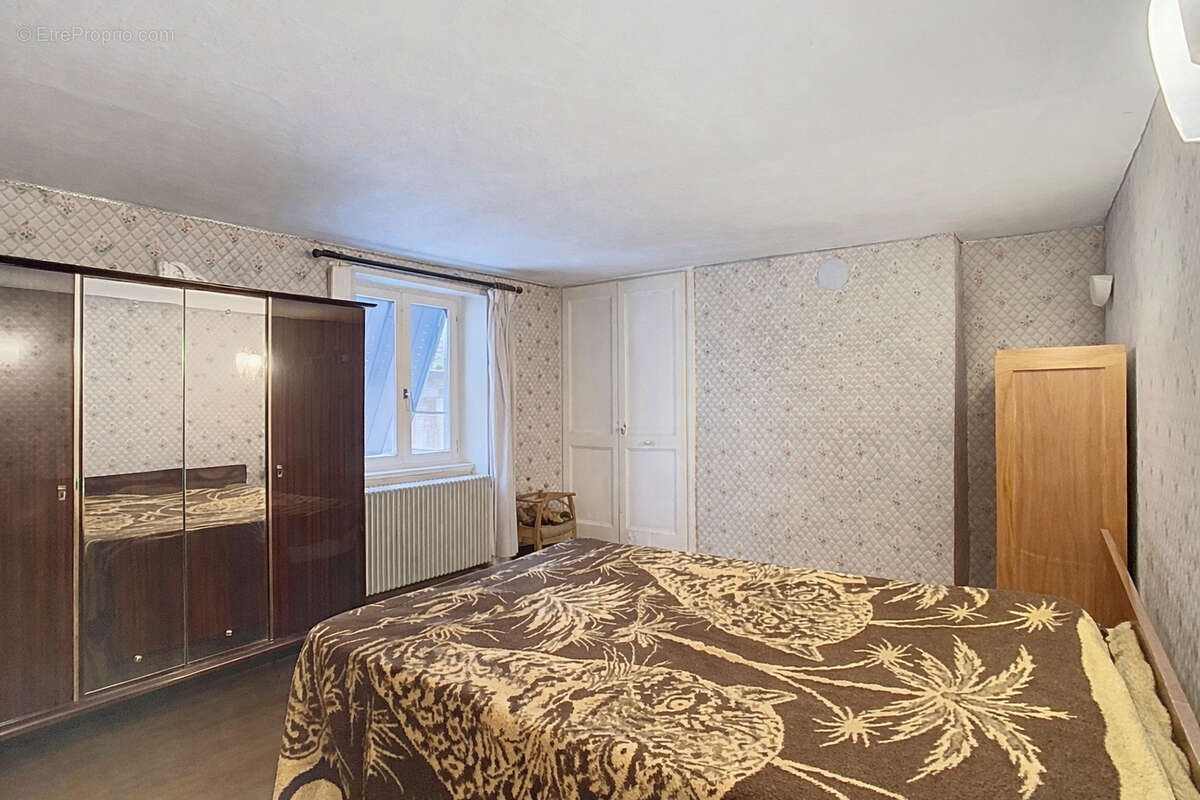 Maison à PONT-DE-VAUX