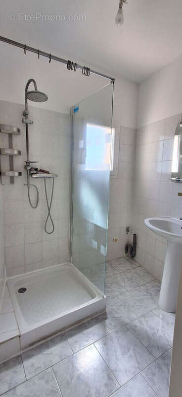 Maison à JONQUIERES-SAINT-VINCENT