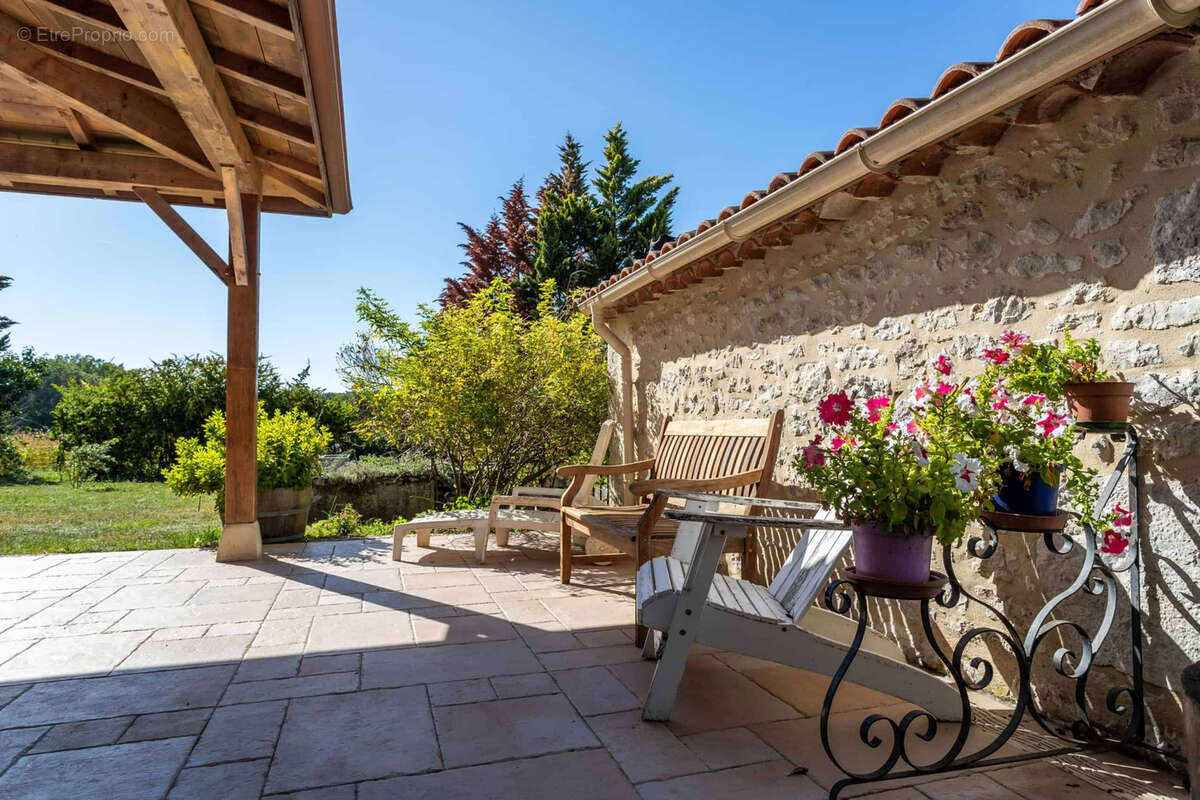 Smallholding in a beautiful location - photo 7