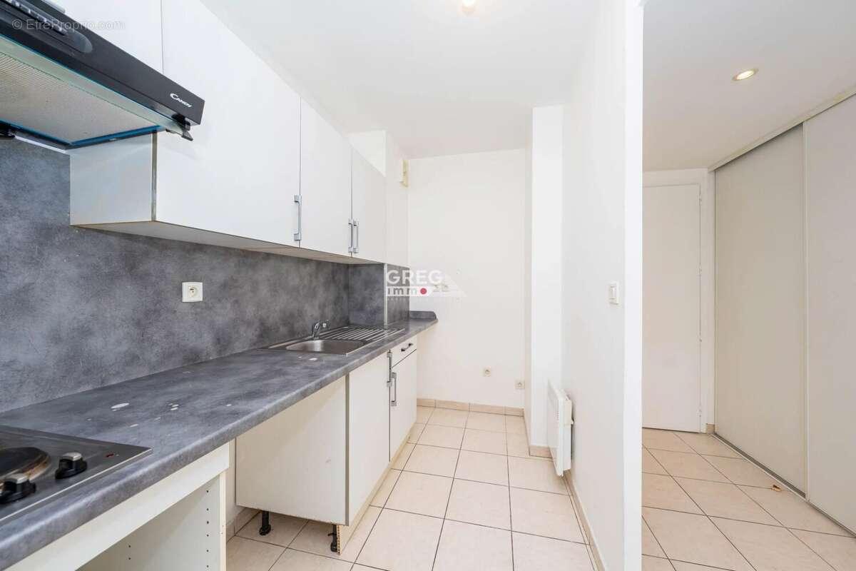 Appartement à SAINT-LAURENT-DU-VAR