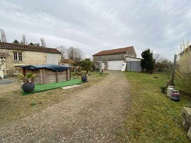 Maison à FOUSSAIS-PAYRE