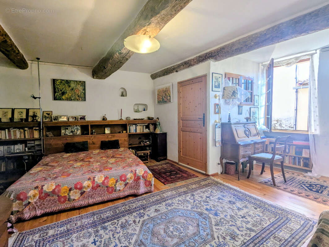 Maison à PARAZA