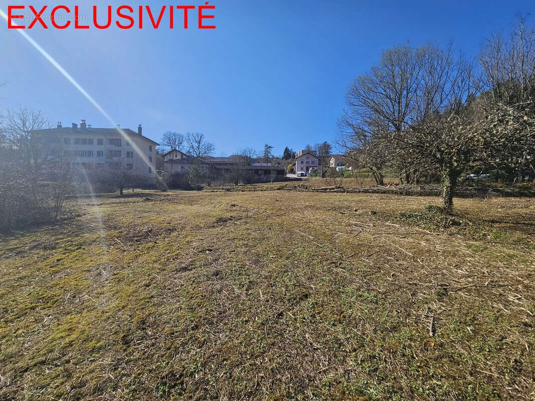 Terrain à LAVANS-LES-SAINT-CLAUDE