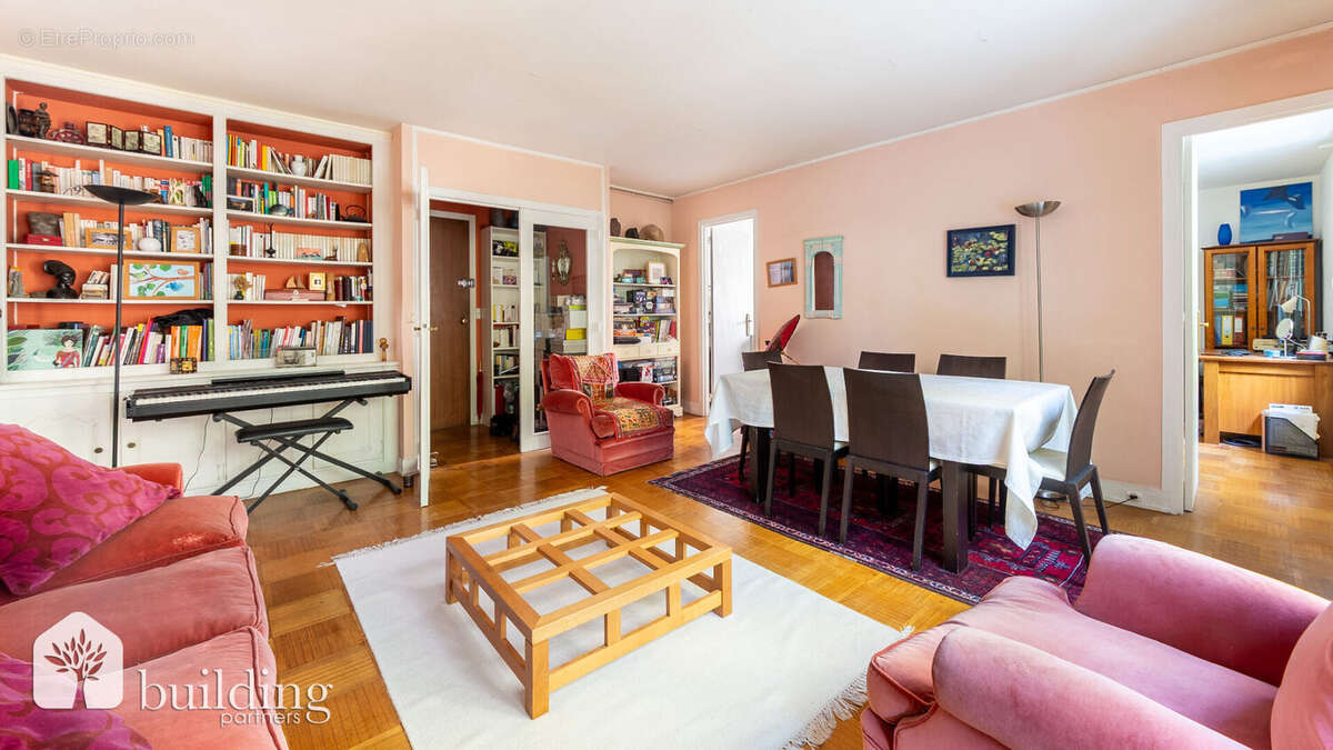 Appartement à COURBEVOIE